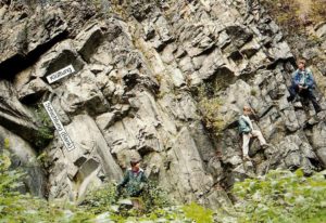 Der Steinbruch am Collmberg mit anstehender quarzitischer Grauwacke, Foto: Eißmann